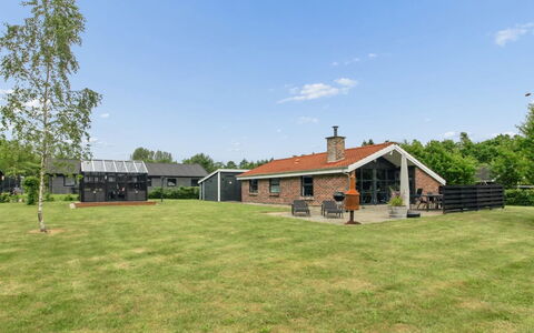 Alois - 31Km from the Sea: Græs, Hus, Hjem, Tag, Almindeligt, Græs-, Landdistrikt, Sommerhus, Land Lot
