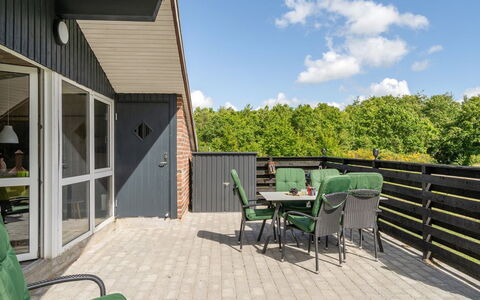 Alois - 31Km from the Sea: Loft, Gulvbelægning, Indretning, Etage, Kompositmateriale, Møbel, Udvej, Hotel, Design, Dagslys
