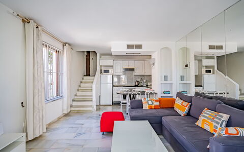 Atalaya Rio Verde: Couch, Ejendom, Bord, Møbel, Billedramme, Bygning, Studio Couch, Komfort, Gulvbelægning, Indretning