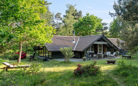 Fietje - 200M from the Sea: Sne, Vinter, Træ, Sommerhus, Hus, Tag, Hytte, Hjem, Fryser, Bjælkehytte
