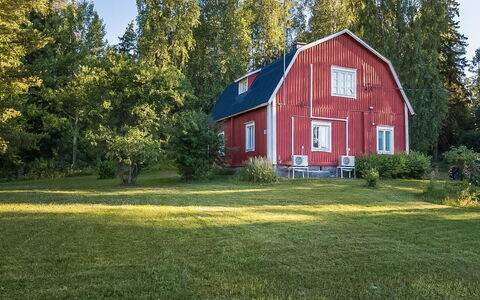 Lehtola: Svømmepøl, Udvej, Udendørs Møbler, Design, Skygge, Landscaping, Hotel, Water Feature, Eco Hotel