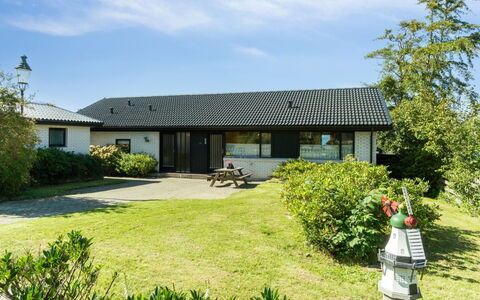 Jovana - 40M from the Sea: Hus, Hjem, Tag, Sommerhus, Estate, Landscaping, Garden Bygninger, Sidespor, Stuehus