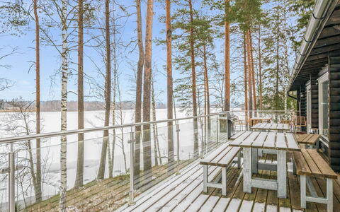 Villa Lahnajärvi: Svømmepøl, Udvej, Udendørs Møbler, Design, Skygge, Landscaping, Hotel, Water Feature, Eco Hotel