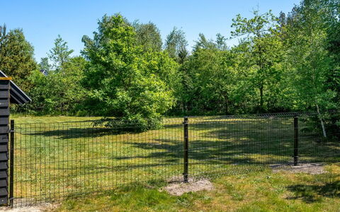Jace - 900M from the Sea: Møbel, Indretning, Gulvbelægning, Etage, Loft, Værelse, Stol, Bord, Lejlighed, Køkken & Spisebord