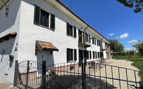 Casa 'il Nocciolo': Himmel, Ejendom, Vindue, Plante, Bygning, Sky, Arkitektur, Hegn, Dør, Hus