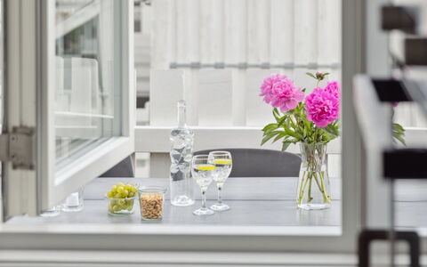 Sebiorn - 5M from the Sea: Træ, Hjem, Veranda, Dæk, Hårdttræ, Tag, Bejdse, Trægulve, Eco Hotel