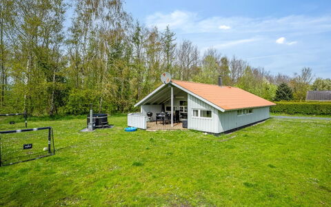 Bjart - 1.5Km from the Sea: Indretning, Loft, Lejlighed, Gulvbelægning, Møbel, Etage, Værelse, Belysning, Hjem, Couch