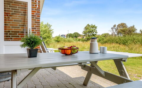 Danica - 500M from the Sea: Loft, Gulvbelægning, Indretning, Etage, Kompositmateriale, Møbel, Udvej, Hotel, Design, Dagslys