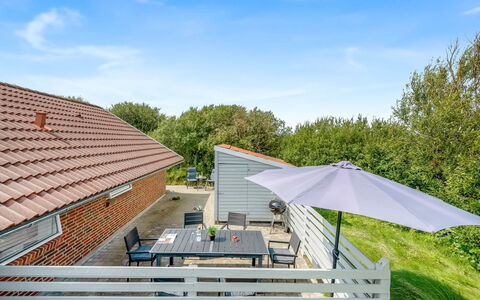 Danica - 500M from the Sea: Loft, Gulvbelægning, Indretning, Etage, Kompositmateriale, Møbel, Udvej, Hotel, Design, Dagslys