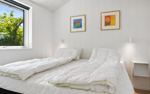 Nicolas - 500M from the Sea: Loft, Gulvbelægning, Indretning, Etage, Kompositmateriale, Møbel, Udvej, Hotel, Design, Dagslys