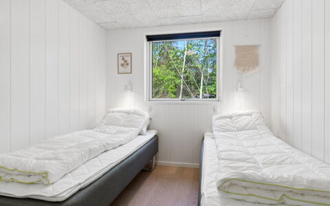 Nicolas - 500M from the Sea: Loft, Gulvbelægning, Indretning, Etage, Kompositmateriale, Møbel, Udvej, Hotel, Design, Dagslys