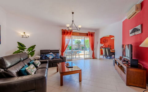 Paulo - Vip Properties: Gulvbelægning, Møbel, Etage, Lejlighed, Loft, Stol, Stue, Couch, Stueplante