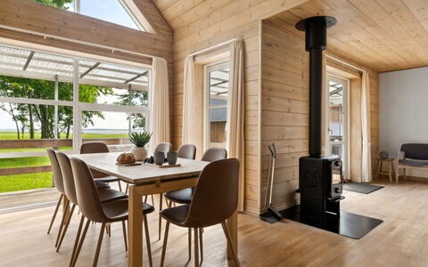 Månviva - 150M to the Fjord: Blå, Busk, Sommerhus, Bunddække, Have, Estate, Skygge, Landscaping, Stuehus, Eco Hotel