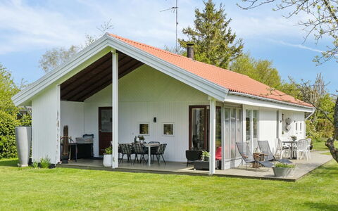 Soti - 350M from the Sea: Hus, Tag, Hjem, Sommerhus, Veranda, Land Lot, Estate, Dør, Stuehus, Lawn