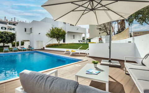 Lima - Vip Properties: Vand, Plante, Himmel, Ejendom, Daytime, Bygning, Svømmepøl, Azure, Blå, Træ