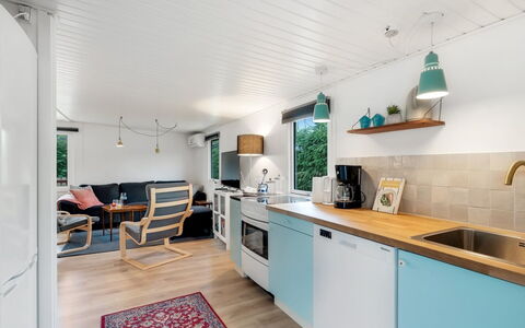 Stefanka - 225M from the Sea: Gulvbelægning, Træ, Indretning, Køkken, Countertop, Møbel, Etage, Køkken Apparat, Loft, Større Bandage