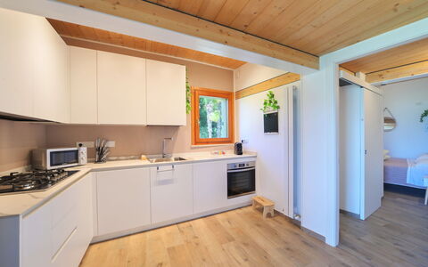 La Spiaggia: Cabinetry, Ejendom, Countertop, Bygning, Køkken Apparat, Træ, Komfur, Indretning, Stueplante, Håndvask