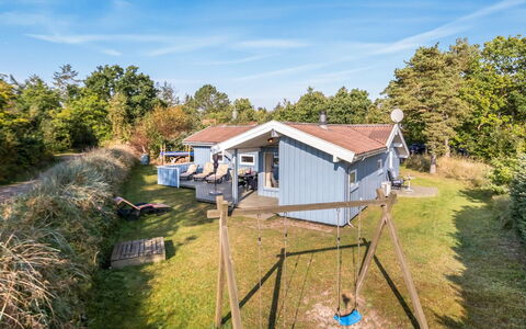Amai - 100M from the Sea: Træ, Hjem, Veranda, Dæk, Hårdttræ, Tag, Bejdse, Trægulve, Eco Hotel