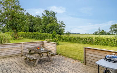Thrine - 24Km from the Sea