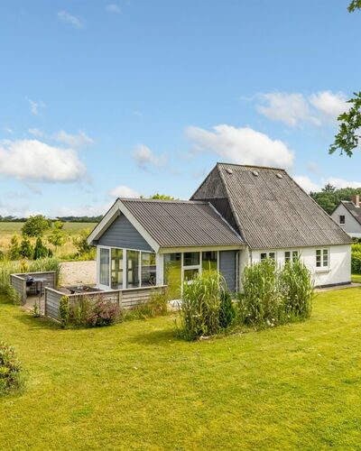 Thrine - 24Km from the Sea