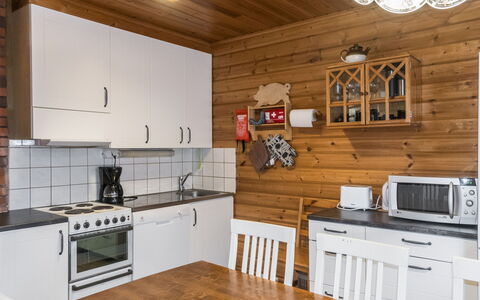 Aarnitupa: Køkken, Møbel, Træ, Køkken Apparat, Indretning, Større Bandage, Loft, Countertop, Cabinetry, Gulvbelægning