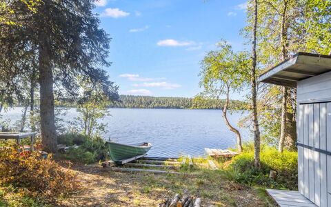 Pohjaslahdentie 17 a: Vand, Krop Af Vand, Naturligt Miljø, Natur, Naturlige Landskab, Bank, Landskab, Sø, Kyst