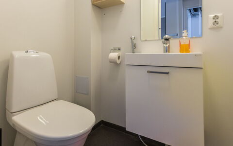 Sun &Amp; Skivillas 5. (3Mh): Møbel, Indretning, Gulvbelægning, Etage, Bord, Loft, Køkken & Spisebord, Belysning, Stol, Hjem