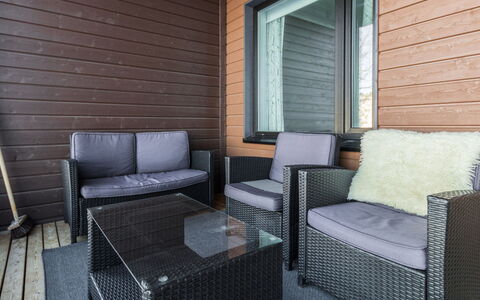 Sun &Amp; Skivillas 5. (3Mh): Møbel, Indretning, Gulvbelægning, Etage, Bord, Loft, Køkken & Spisebord, Belysning, Stol, Hjem