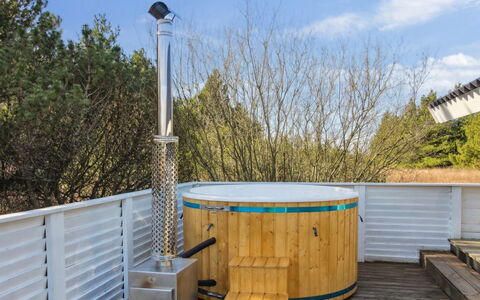 Elpida - 2Km from the Sea