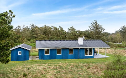 Conny - 350M from the Sea: Tag, Hus, Hjem, Sommerhus, Dør, Sidespor, Dæk, Veranda, Planke, Hårdttræ