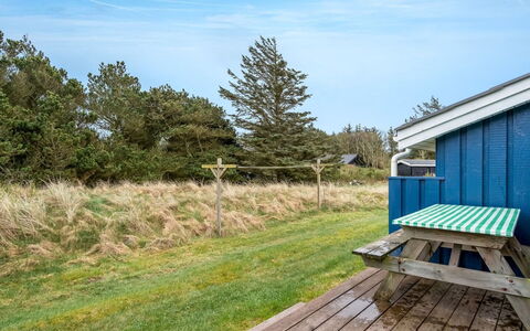 Conny - 350M from the Sea: Tag, Hus, Hjem, Sommerhus, Dør, Sidespor, Dæk, Veranda, Planke, Hårdttræ