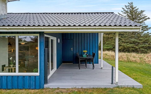 Conny - 350M from the Sea: Tag, Hus, Hjem, Sommerhus, Dør, Sidespor, Dæk, Veranda, Planke, Hårdttræ