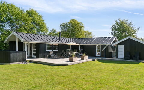 Melvin - 700M from the Sea: Tag, Hus, Hjem, Sommerhus, Sidespor, Estate, Indkørsel, Garden Bygninger, Gård, Skur