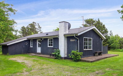 Ylvi - 2.8Km from the Sea