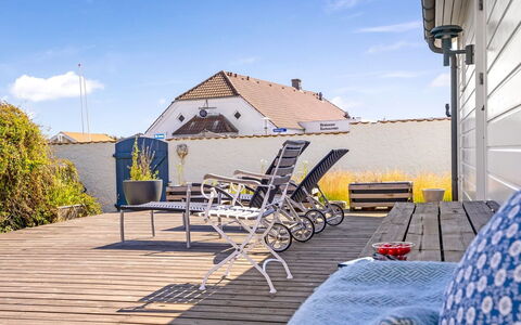 Jeppe - 200M from the Sea: Loft, Gulvbelægning, Indretning, Etage, Kompositmateriale, Møbel, Udvej, Hotel, Design, Dagslys