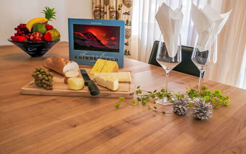 Chalet Pfingstrose: Mad, Bordservice, Fremstille, Bord, Møbel, Trægulve, Ingrediens, Bejdse, Hårdttræ