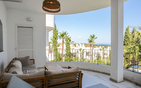 Las Brisas Estepona Golf: Lejlighed, Altan, Stol, Køkken & Spisebord, Udendørs Møbler, Stueplante, Hotel, Baluster