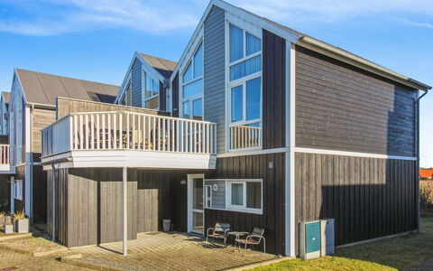 Truls - 700M from the Sea: Arkitektur, Hjem, Sidespor, Boligområde, Tag, Estate, Sommerhus, Design, Veranda, Mansion