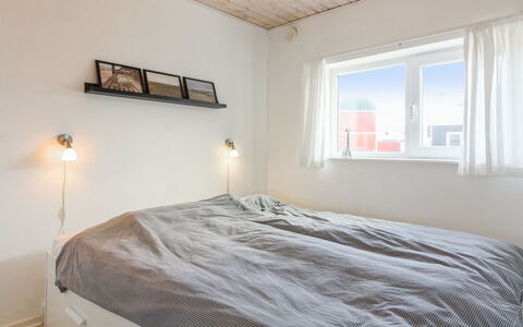 Truls - 700M from the Sea: Væg, Soveværelse, Seng, Træ, Indretning, Loft, Sengetøj, Sengetøj, Etage, Møbel