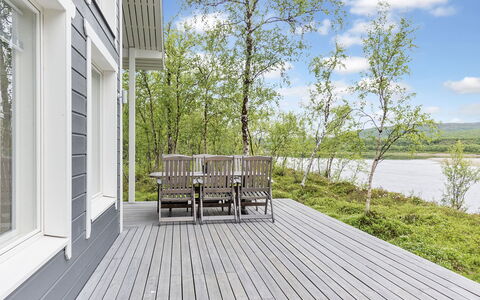 Mökki Tenolla: Møbel, Stol, Udendørs Møbler, Bord, Træ, Udendørs Bord, Køkken & Spisebord, Skygge, Have, Paraply