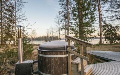 Villa Kuorinka: Svømmepøl, Udvej, Udendørs Møbler, Design, Skygge, Landscaping, Hotel, Water Feature, Eco Hotel