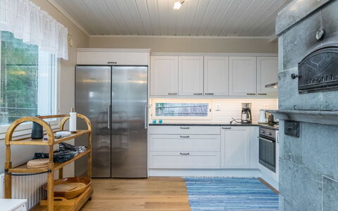 Villa Kuorinka: Gulvbelægning, Køkken, Træ, Køkken Apparat, Indretning, Etage, Større Bandage, Countertop, Cabinetry, Loft