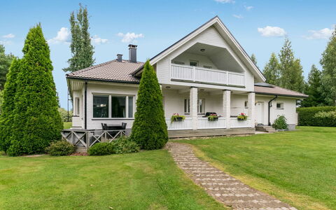 Villa Jokiranta: Træ, Sommerhus, Hjem, Bjælkehytte, Tømmer, Sidespor, Hårdttræ, Naturmateriale, Garden Bygninger, Hytte