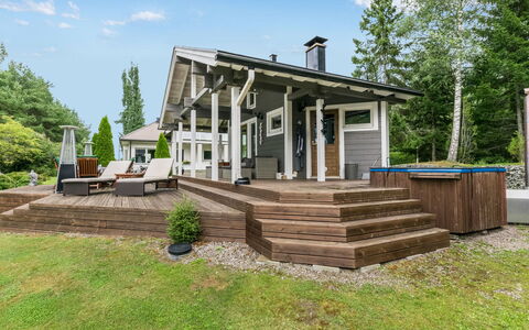 Villa Jokiranta: Træ, Sommerhus, Hjem, Bjælkehytte, Tømmer, Sidespor, Hårdttræ, Naturmateriale, Garden Bygninger, Hytte