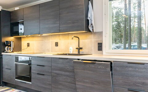 Lumpeenranta: Træ, Gulvbelægning, Køkken, Countertop, Cabinetry, Køkken Apparat, Møbel, Indretning, Etage, Trægulve