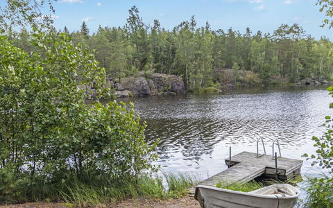 Kuusikko: Svømmepøl, Udvej, Udendørs Møbler, Design, Skygge, Landscaping, Hotel, Water Feature, Eco Hotel