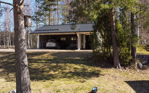 Ketunkolo: Møbel, Indretning, Gulvbelægning, Etage, Bord, Loft, Køkken & Spisebord, Belysning, Stol, Hjem