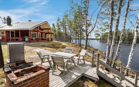 Kaskenhovi: Møbel, Indretning, Gulvbelægning, Etage, Bord, Loft, Køkken & Spisebord, Belysning, Stol, Hjem