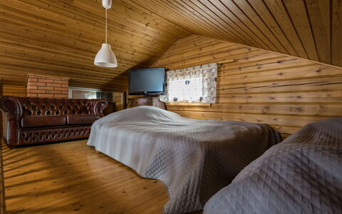 Kaskenhovi: Møbel, Indretning, Gulvbelægning, Etage, Bord, Loft, Køkken & Spisebord, Belysning, Stol, Hjem