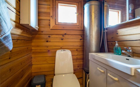 Kaskenhovi: Møbel, Indretning, Gulvbelægning, Etage, Bord, Loft, Køkken & Spisebord, Belysning, Stol, Hjem